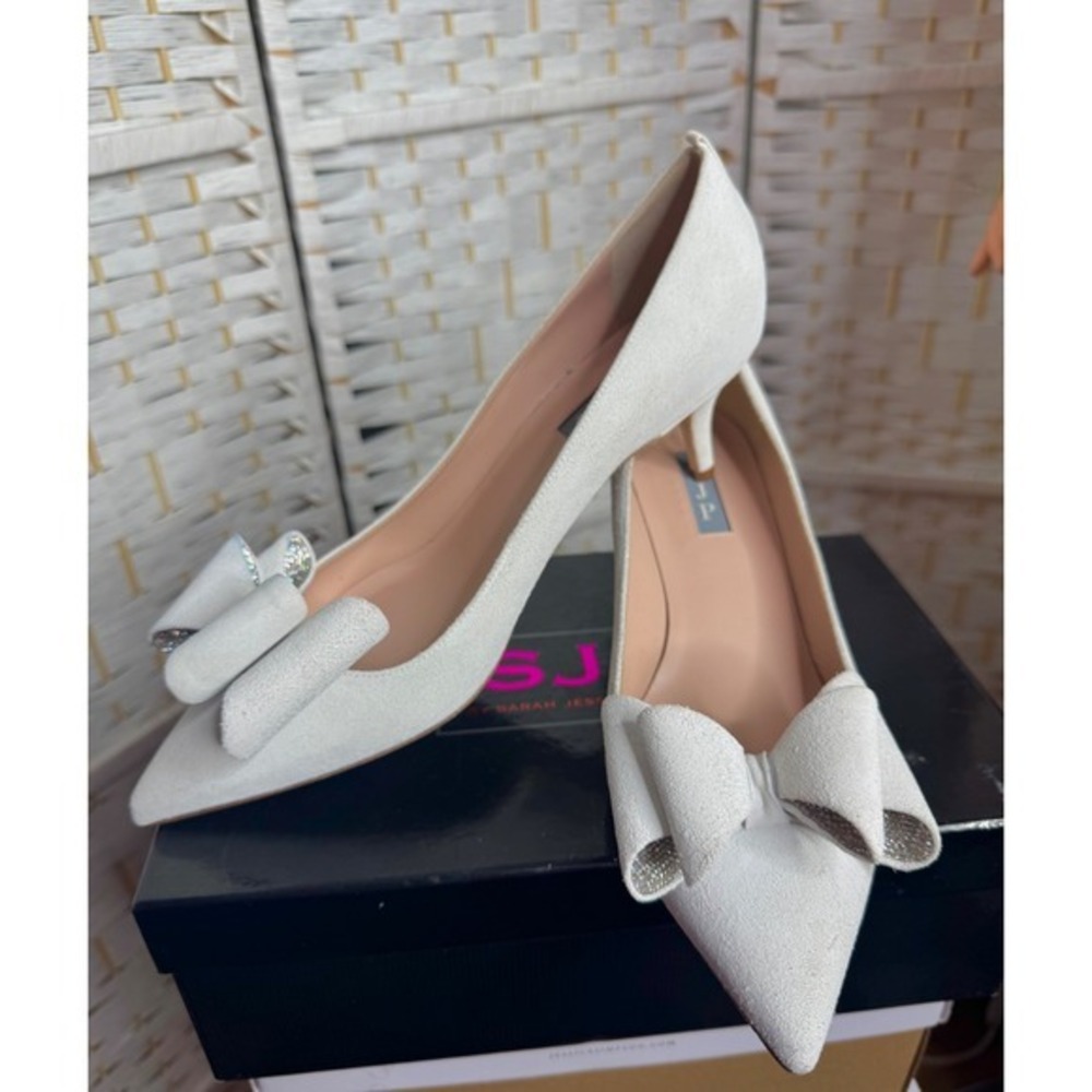 SJP White Bow Pointed Toe 2" Heels Elegant Bridal Designer Pumps Work Date Party - Picture 6 of 8